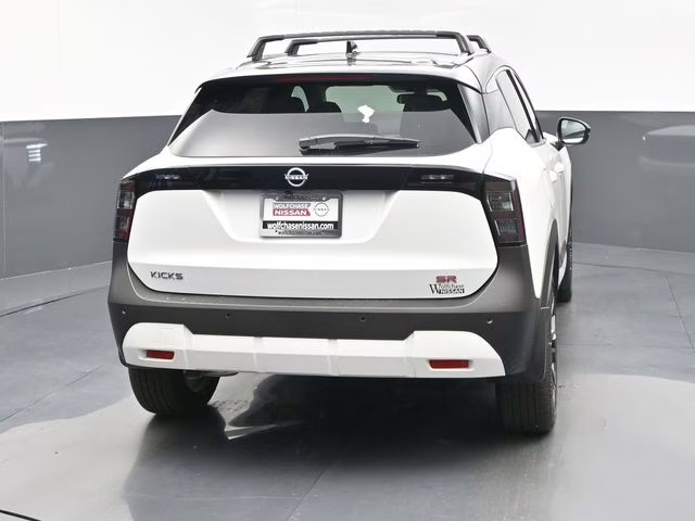 2026 Aspen White/Super Black Nissan Kicks SR FWD SUV