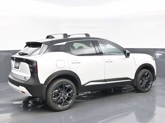 2026 Aspen White/Super Black Nissan Kicks SR FWD SUV