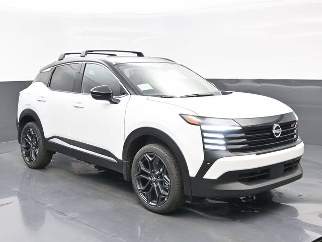2026 Aspen White/Super Black Nissan Kicks SR FWD SUV