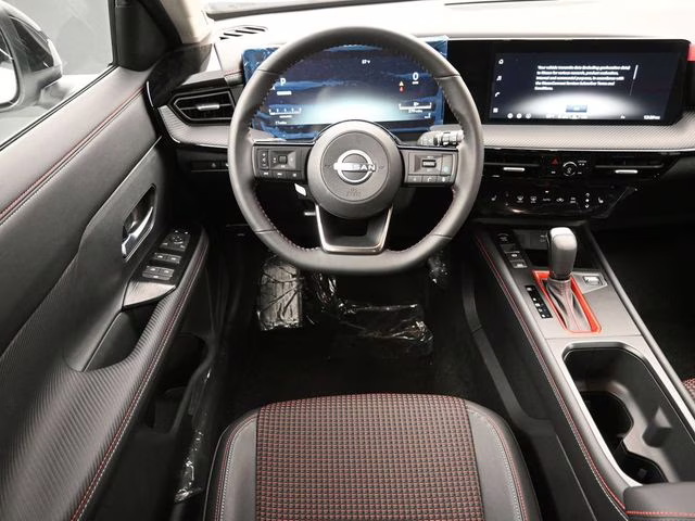 2026 Aspen White/Super Black Nissan Kicks SR FWD SUV