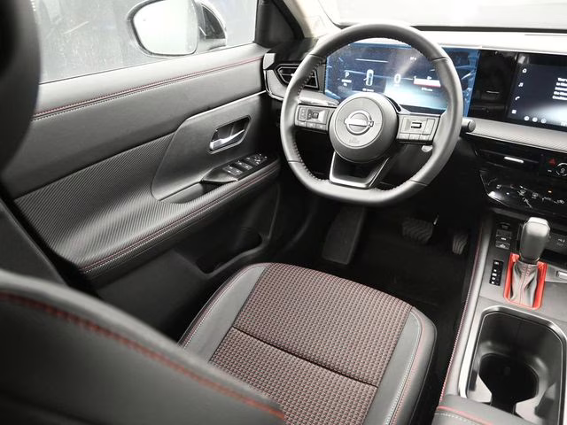 2026 Aspen White/Super Black Nissan Kicks SR FWD SUV