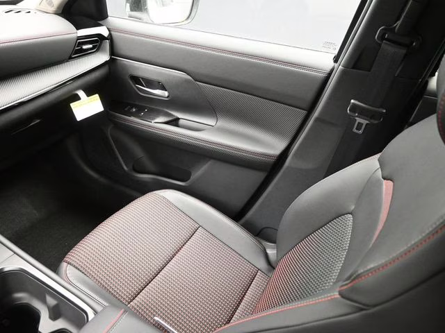 2026 Aspen White/Super Black Nissan Kicks SR FWD SUV