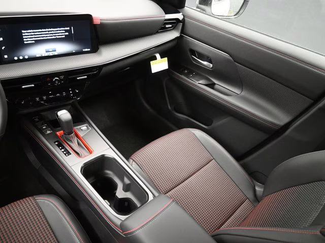 2026 Aspen White/Super Black Nissan Kicks SR FWD SUV