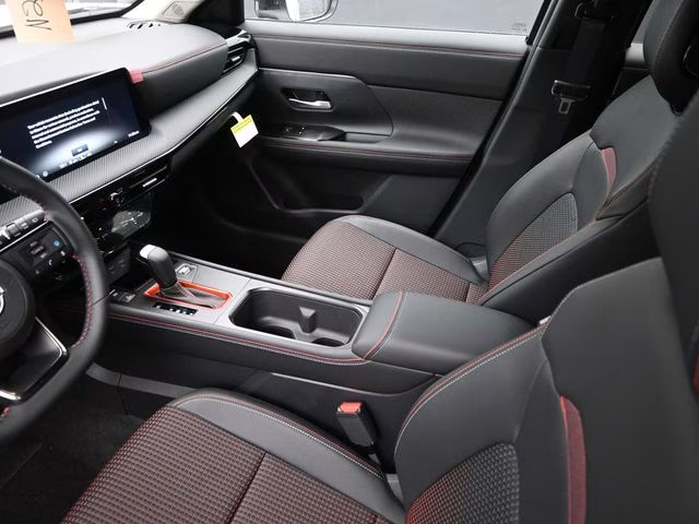 2026 Aspen White/Super Black Nissan Kicks SR FWD SUV