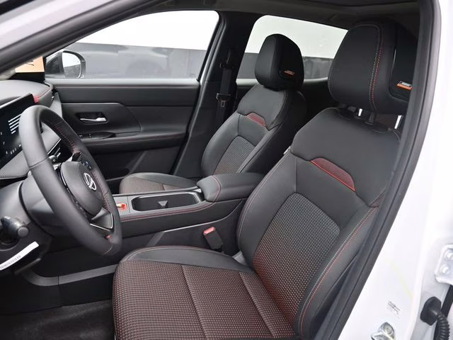 2026 Aspen White/Super Black Nissan Kicks SR FWD SUV