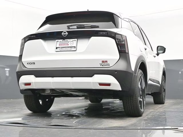 2026 Aspen White/Super Black Nissan Kicks SR FWD SUV