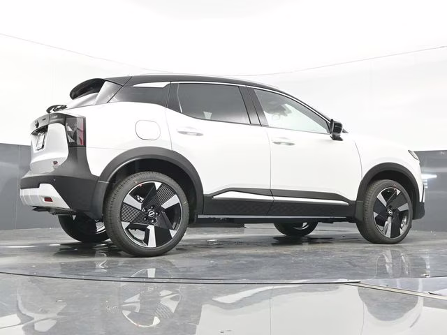 2026 Aspen White/Super Black Nissan Kicks SR FWD SUV
