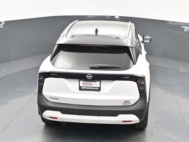 2026 Aspen White/Super Black Nissan Kicks SR FWD SUV