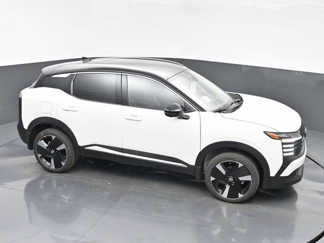 2026 Aspen White/Super Black Nissan Kicks SR FWD SUV