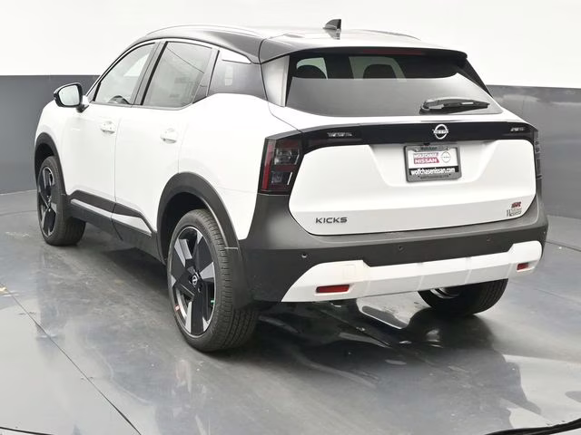 2026 Aspen White/Super Black Nissan Kicks SR FWD SUV