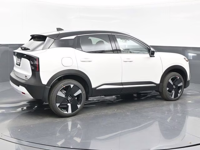 2026 Aspen White/Super Black Nissan Kicks SR FWD SUV