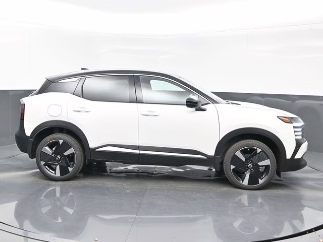 2026 Aspen White/Super Black Nissan Kicks SR FWD SUV