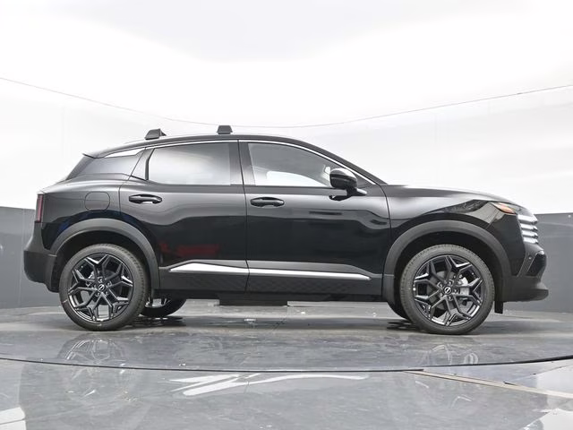 2026 Super Black Nissan Kicks SR FWD SUV