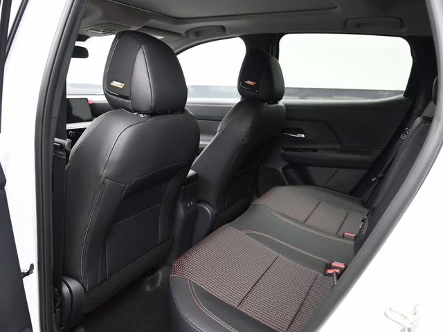 2026 Aspen White/Super Black Nissan Kicks SR FWD SUV