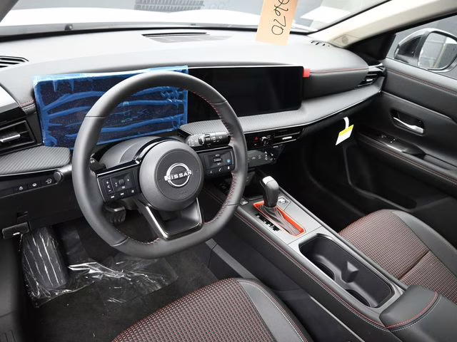 2026 Aspen White/Super Black Nissan Kicks SR FWD SUV