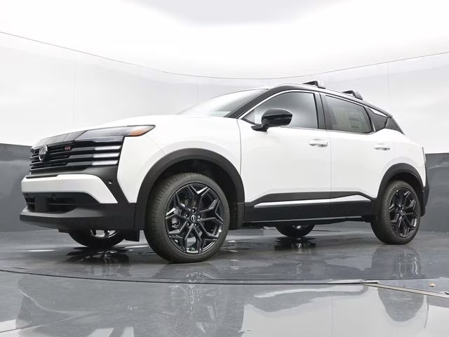 2026 Aspen White/Super Black Nissan Kicks SR FWD SUV
