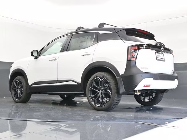 2026 Aspen White/Super Black Nissan Kicks SR FWD SUV