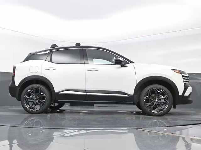 2026 Aspen White/Super Black Nissan Kicks SR FWD SUV