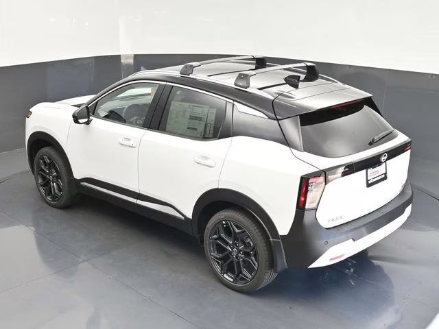 2026 Aspen White/Super Black Nissan Kicks SR FWD SUV