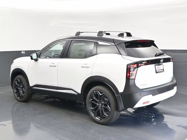2026 Aspen White/Super Black Nissan Kicks SR FWD SUV