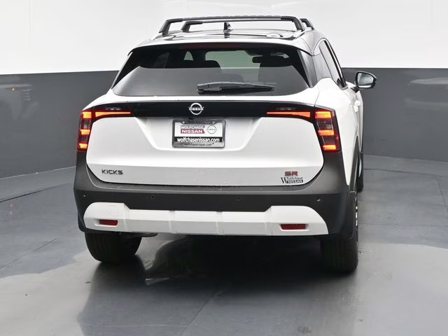 2026 Aspen White/Super Black Nissan Kicks SR FWD SUV