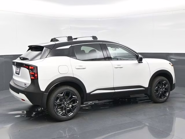 2026 Aspen White/Super Black Nissan Kicks SR FWD SUV
