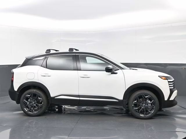 2026 Aspen White/Super Black Nissan Kicks SR FWD SUV