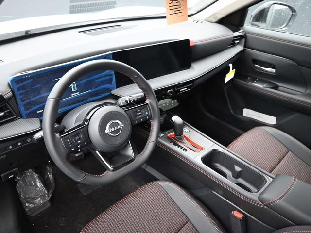 2026 Aspen White Tricoat Nissan Kicks SR FWD SUV