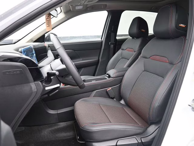 2026 Aspen White Tricoat Nissan Kicks SR FWD SUV