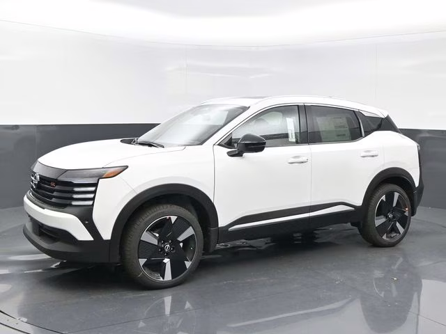 2026 Aspen White Tricoat Nissan Kicks SR FWD SUV