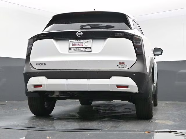 2026 Aspen White Tricoat Nissan Kicks SR FWD SUV