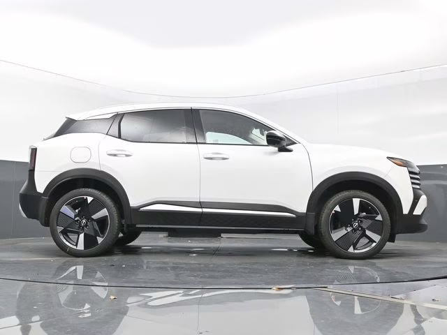 2026 Aspen White Tricoat Nissan Kicks SR FWD SUV