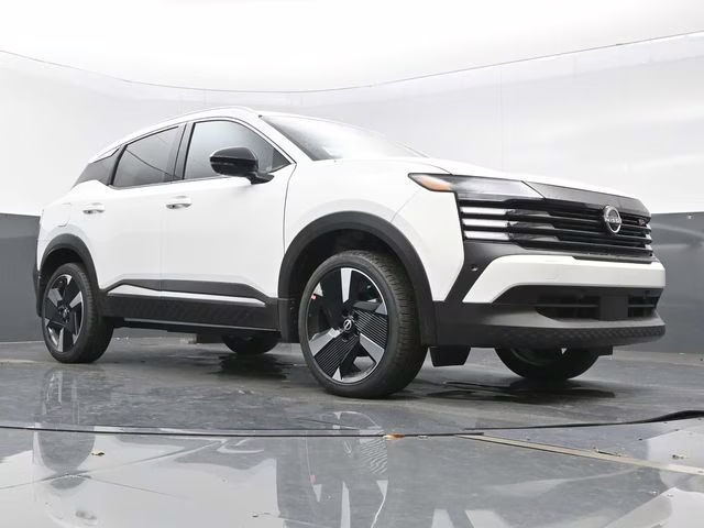 2026 Aspen White Tricoat Nissan Kicks SR FWD SUV