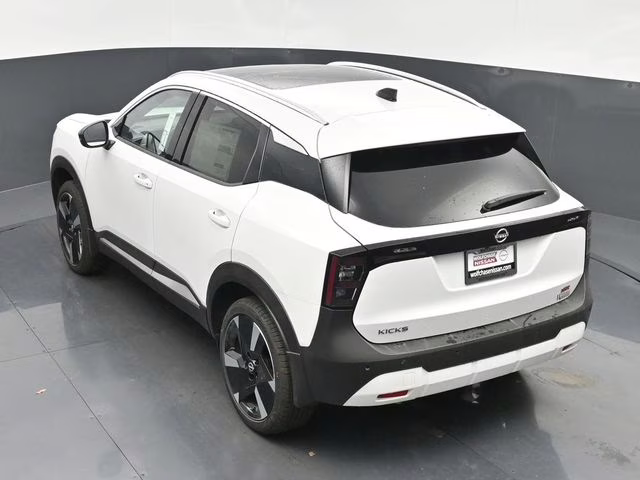 2026 Aspen White Tricoat Nissan Kicks SR FWD SUV
