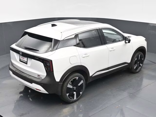 2026 Aspen White Tricoat Nissan Kicks SR FWD SUV