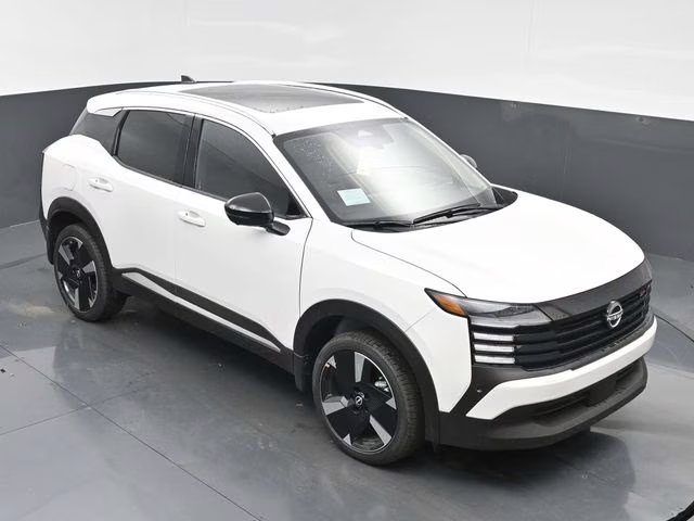 2026 Aspen White Tricoat Nissan Kicks SR FWD SUV