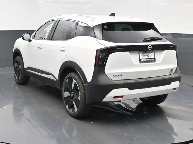 2026 Aspen White Tricoat Nissan Kicks SR FWD SUV