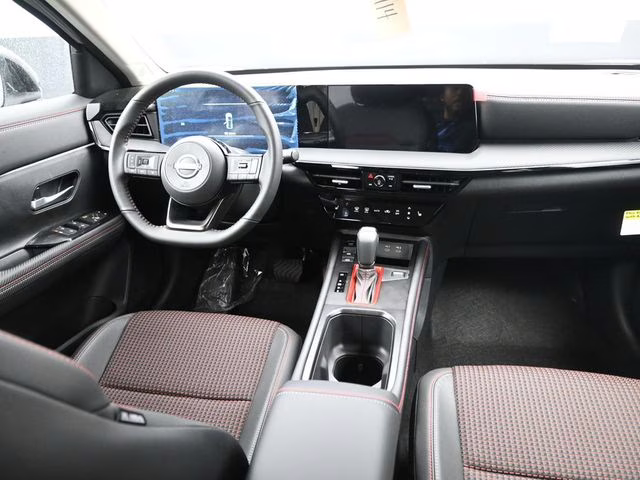 2026 Aspen White Tricoat Nissan Kicks SR FWD SUV