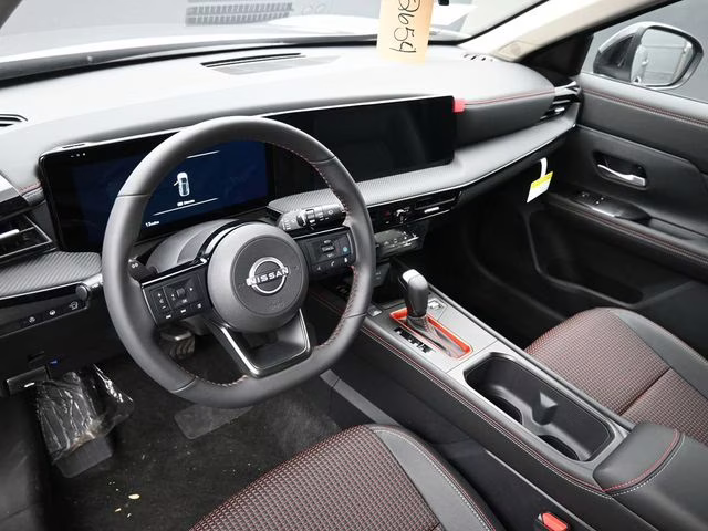 2026 Gun Metallic/Super Black Nissan Kicks SR FWD SUV