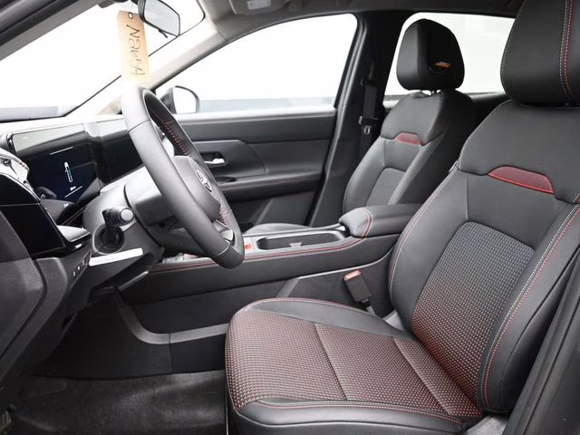 2026 Gun Metallic/Super Black Nissan Kicks SR FWD SUV