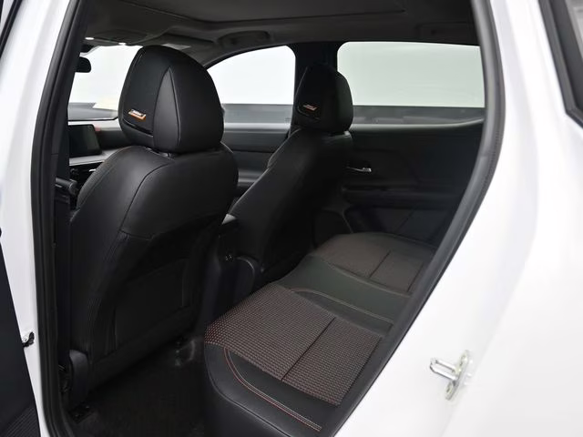 2026 Aspen White/Super Black Nissan Kicks SR AWD SUV