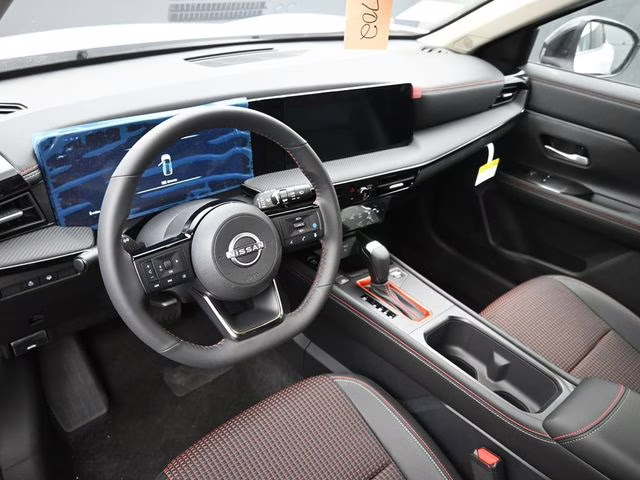 2026 Aspen White/Super Black Nissan Kicks SR AWD SUV