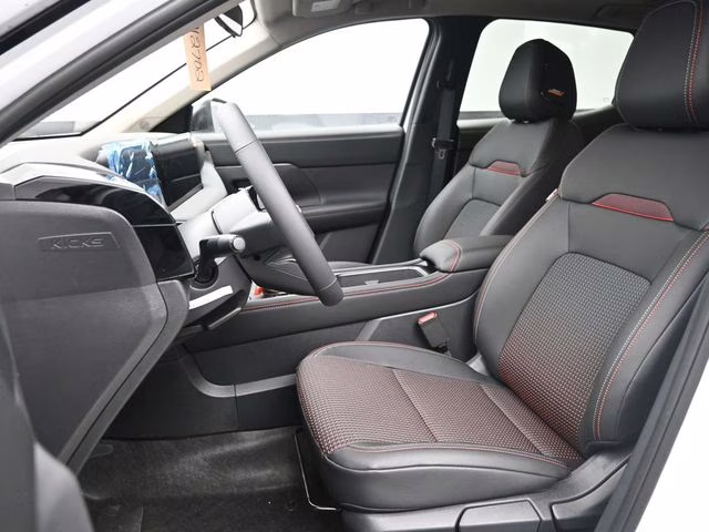 2026 Aspen White/Super Black Nissan Kicks SR AWD SUV