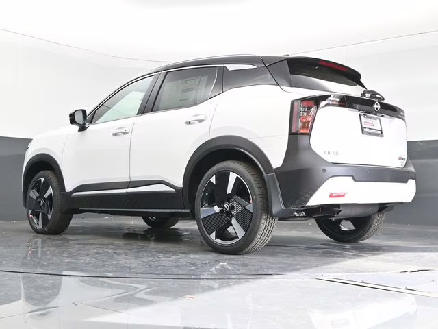 2026 Aspen White/Super Black Nissan Kicks SR AWD SUV