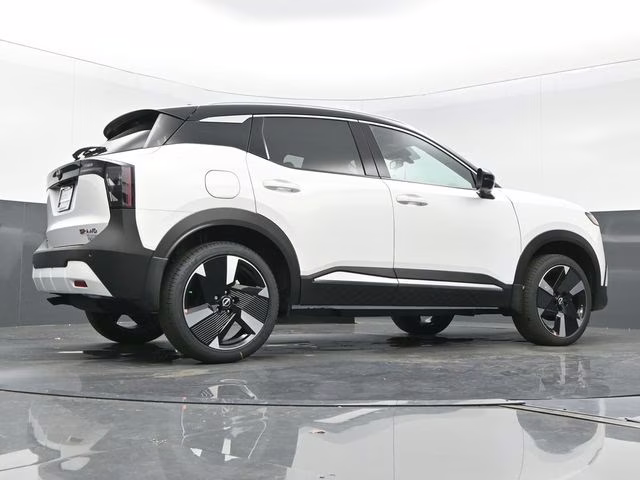 2026 Aspen White/Super Black Nissan Kicks SR AWD SUV