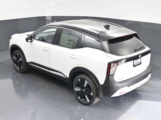 2026 Aspen White/Super Black Nissan Kicks SR AWD SUV