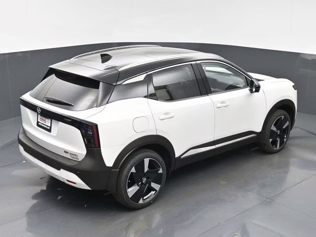 2026 Aspen White/Super Black Nissan Kicks SR AWD SUV