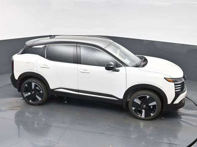 2026 Aspen White/Super Black Nissan Kicks SR AWD SUV