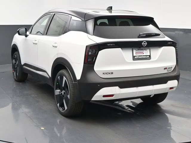 2026 Aspen White/Super Black Nissan Kicks SR AWD SUV