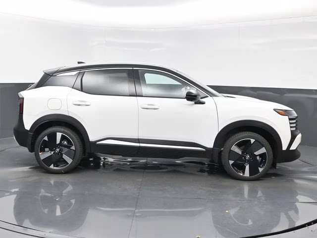 2026 Aspen White/Super Black Nissan Kicks SR AWD SUV